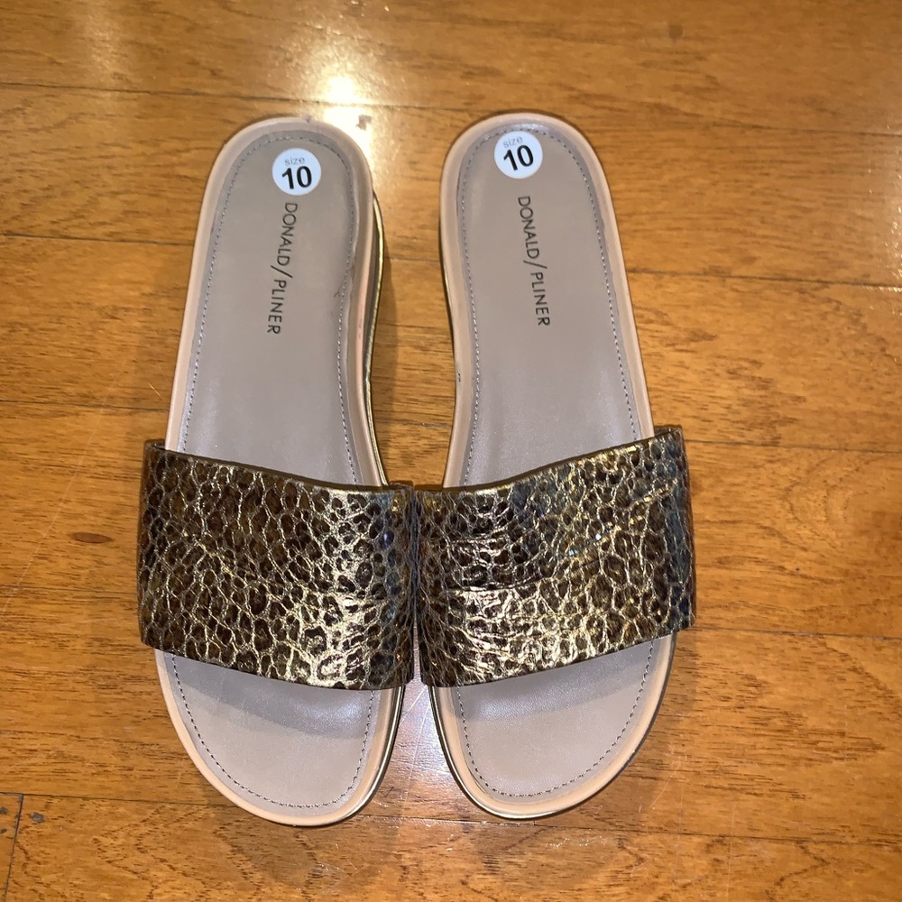 Donald Pliner Cava Gold Leopard Metallic Slides